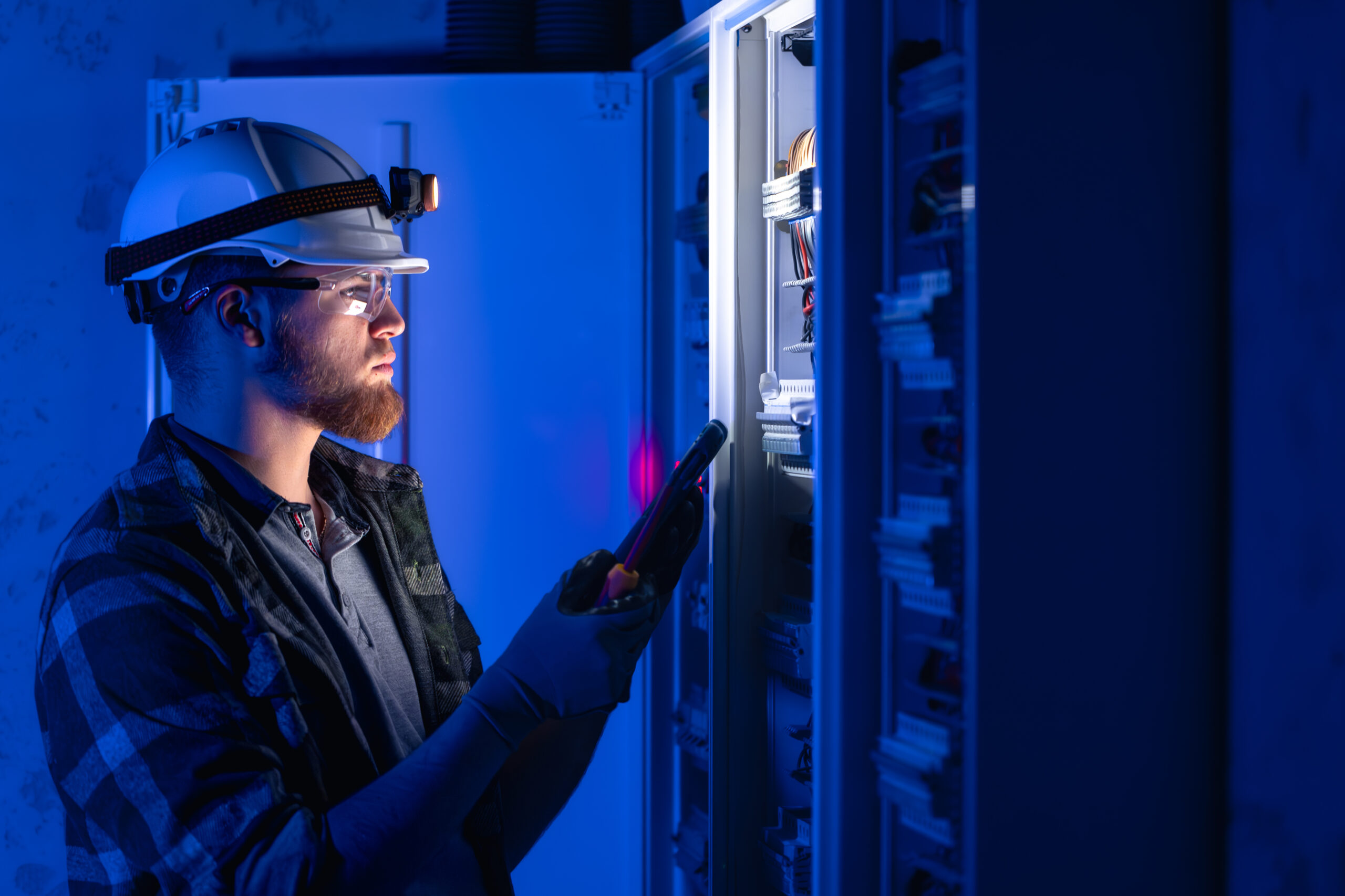 Electrician Night scaled